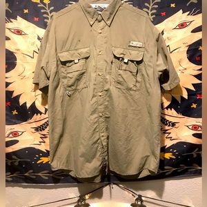 Columbia Fishing Button Up (Medium)